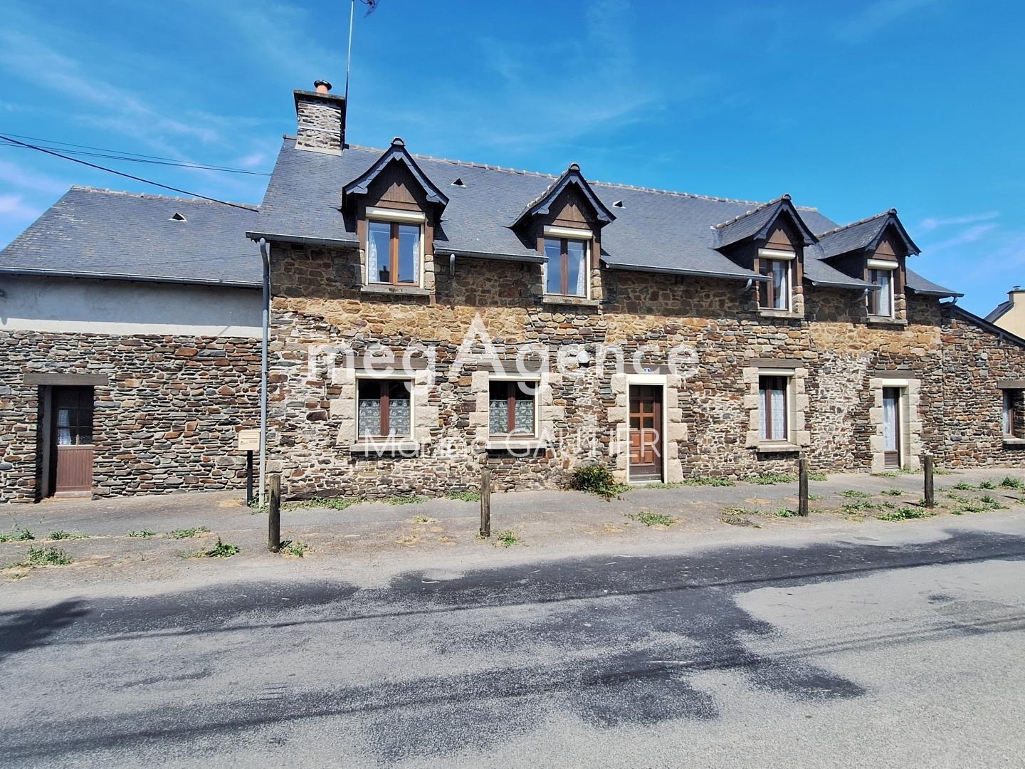 Maison - 9 pièces - 5 chambres - 35120 Dol-de-Bretagne