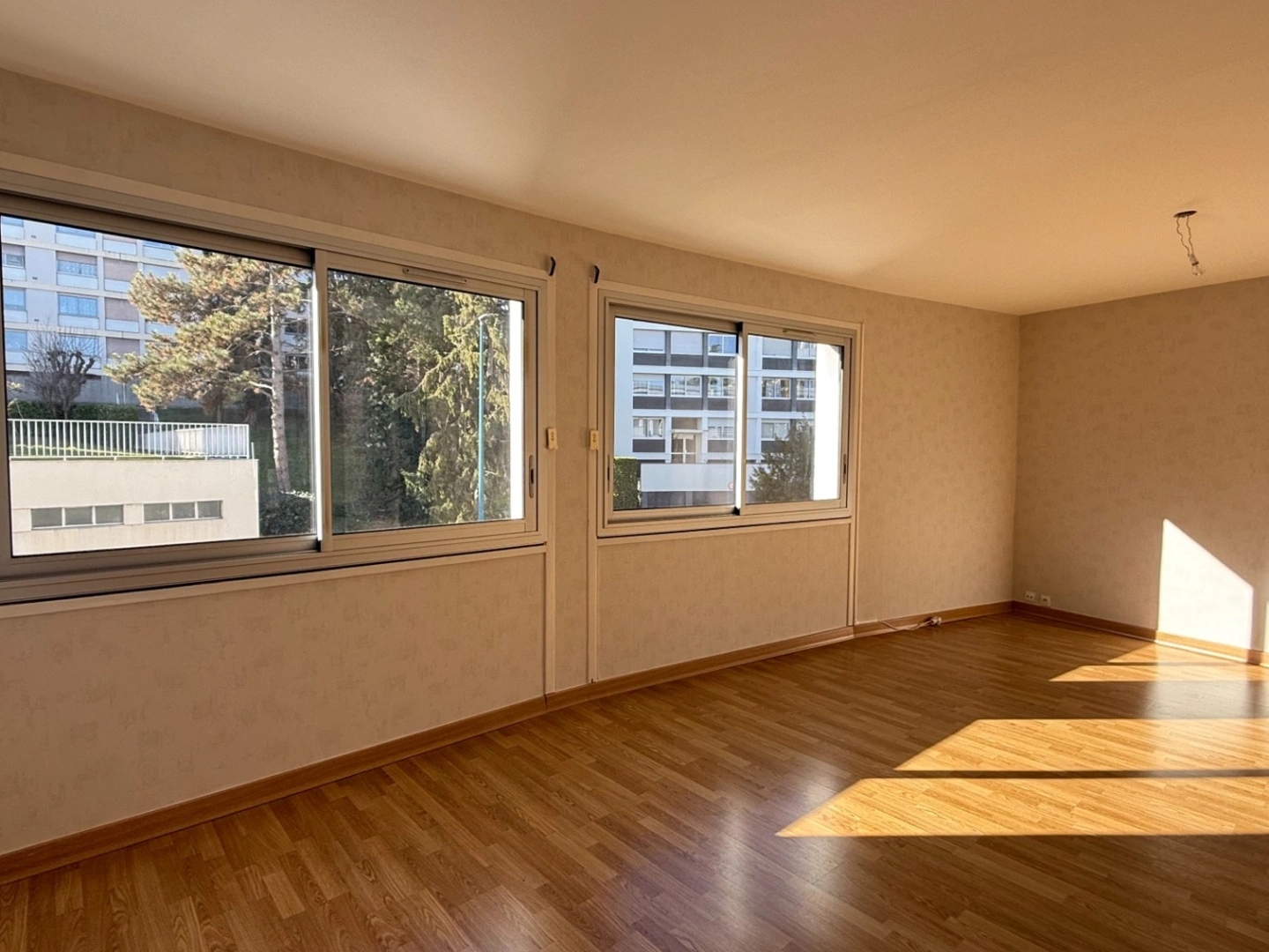 Appartement à vendre - 4 pièces - 87m2 - Clermont-Ferrand (63100)