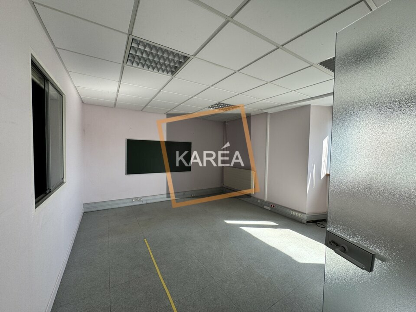 Locaux à vendre - 1031m2 - Meaux (77100)