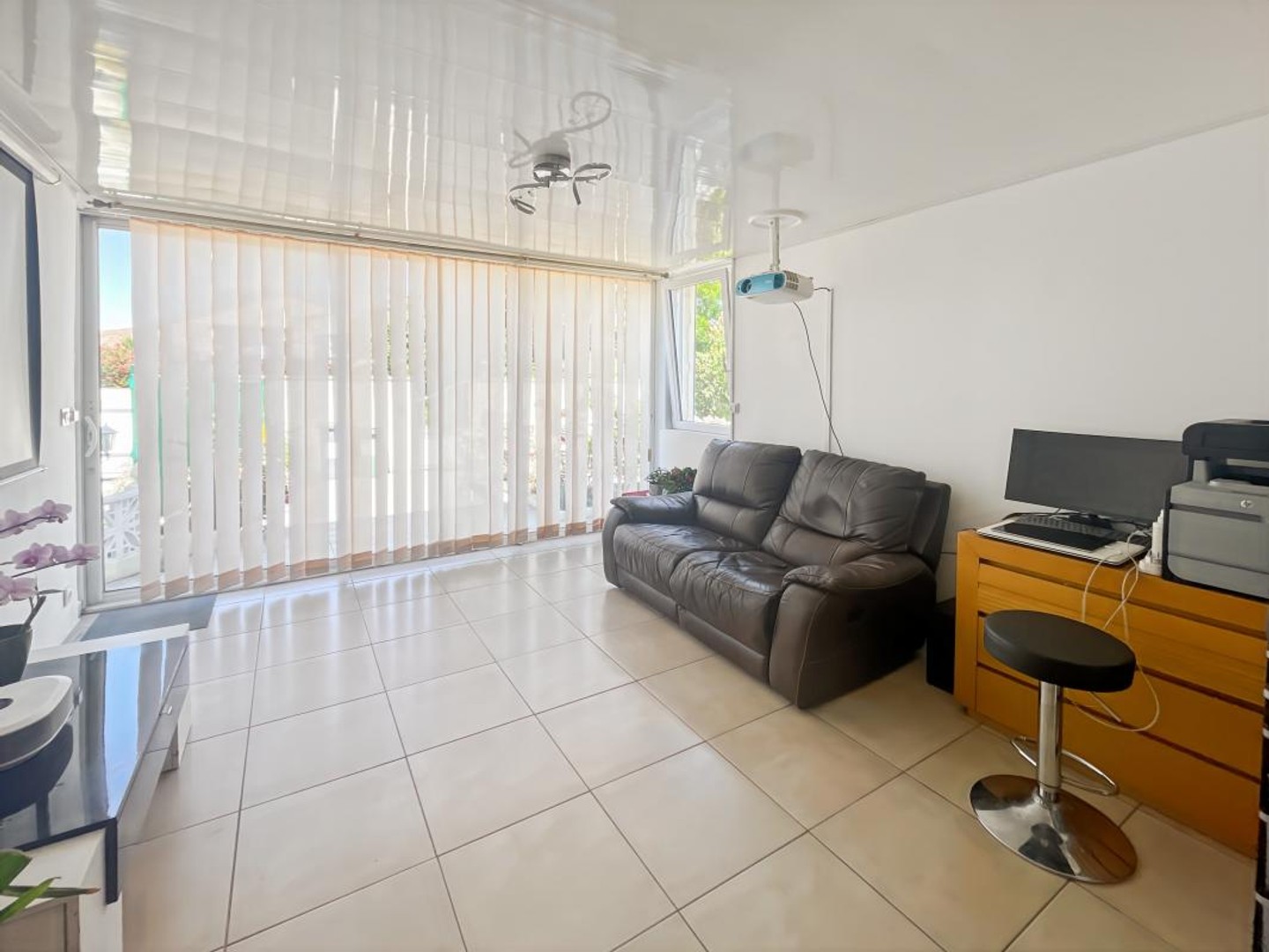 À vendre - Ensemble immobilier rénové et autonome à Sérignan