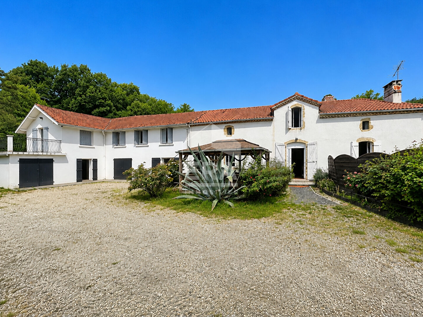 Maison 9 pièces 353 m²