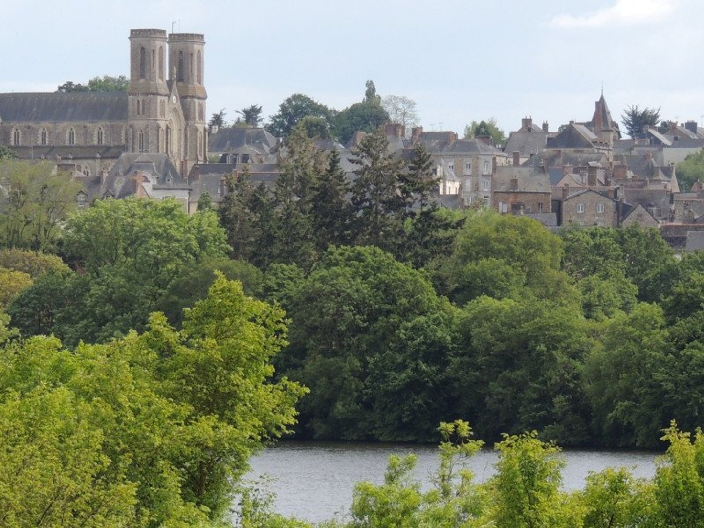 I meuble 5 logements à Martigné Ferchaud