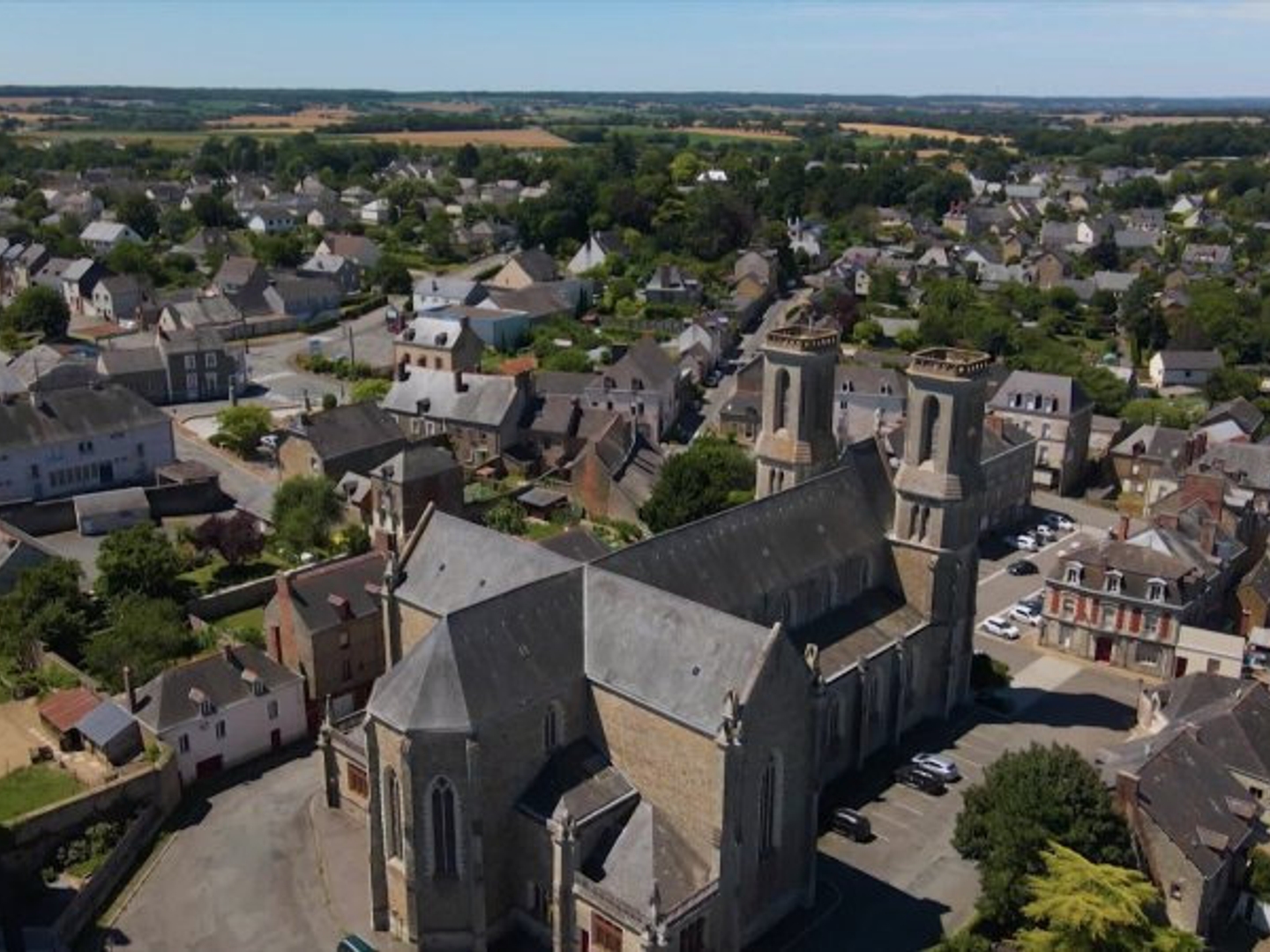 Immeuble à vendre - 10 pièces - 192m2 - Martigné-Ferchaud (35640)