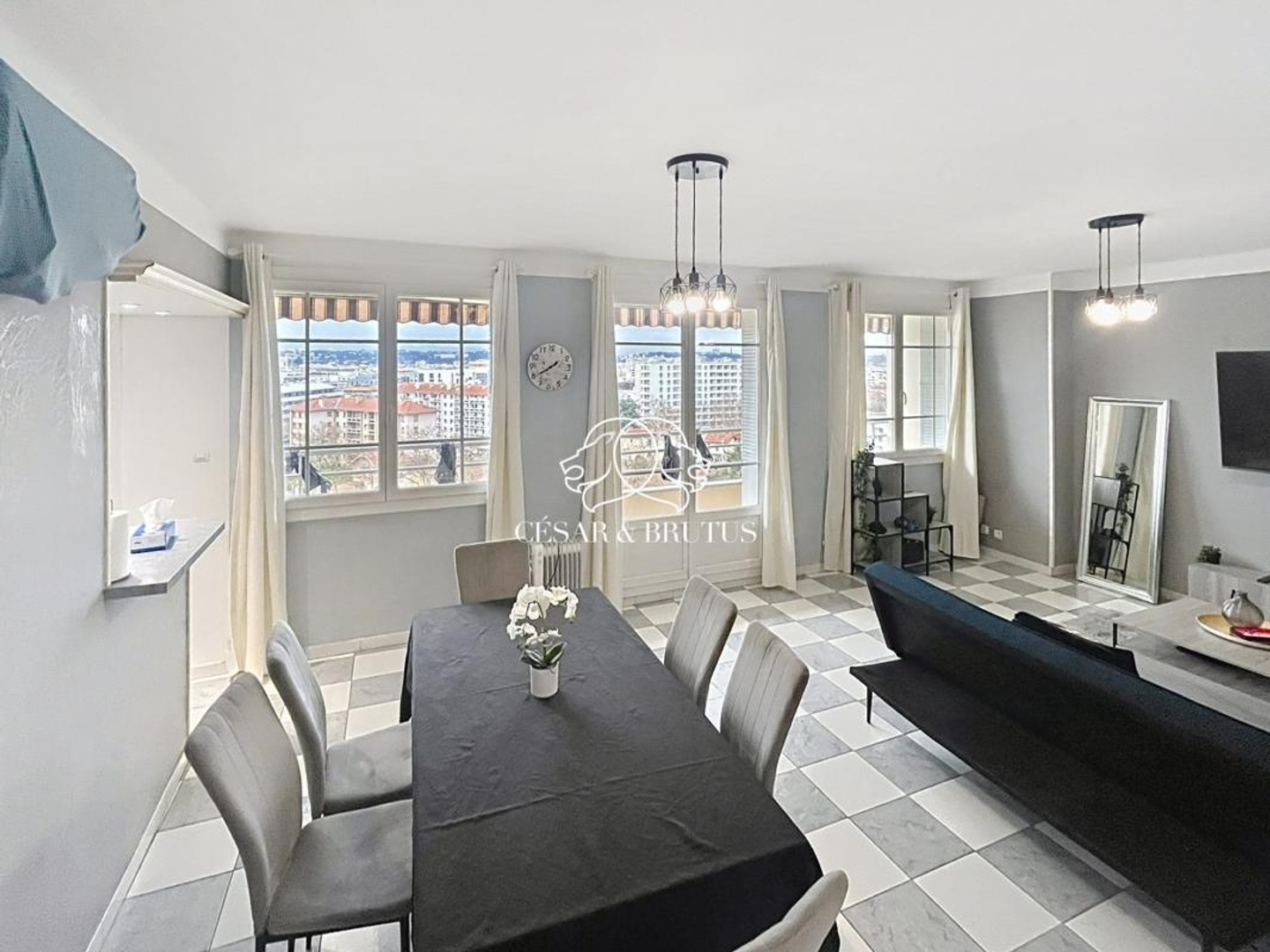 Appartement à vendre - 4 pièces - 80m2 - Lyon 8e (69008)