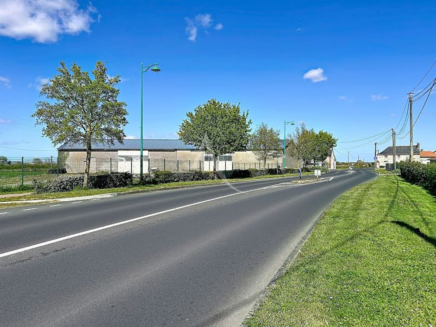 Maison à vendre - 5 pièces - 2000m2 - Montilliers (49310)