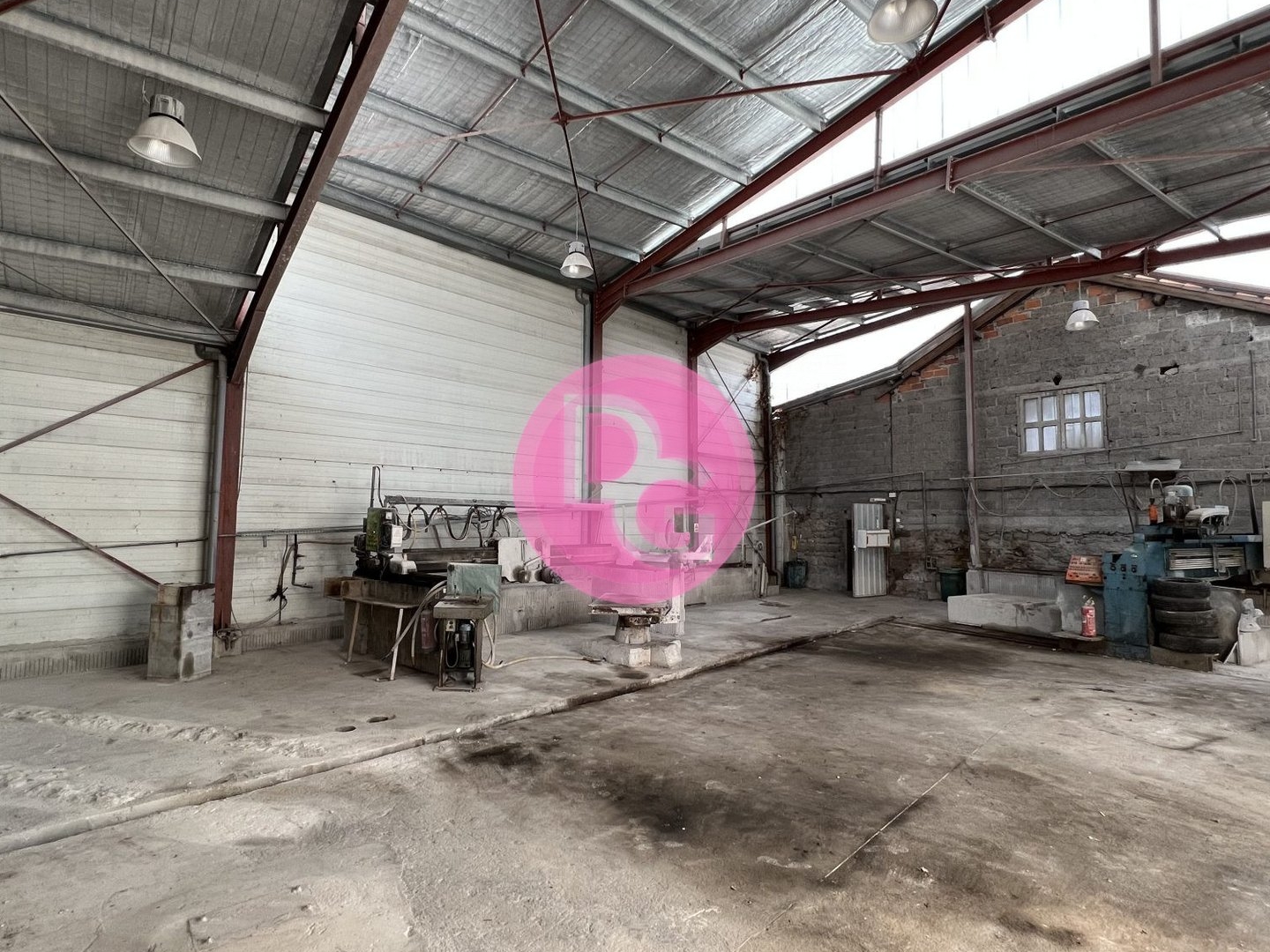 Maison à vendre - 674m2 - Aubin (12110)