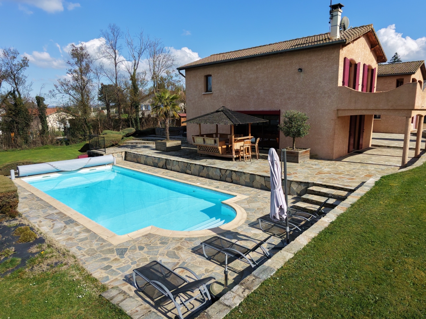 SAINT JUST SAINTT RAMBERT MAISON DE 190M2 SUR 3788M2 DE TERRAIN CONSTRUCTIBLE
