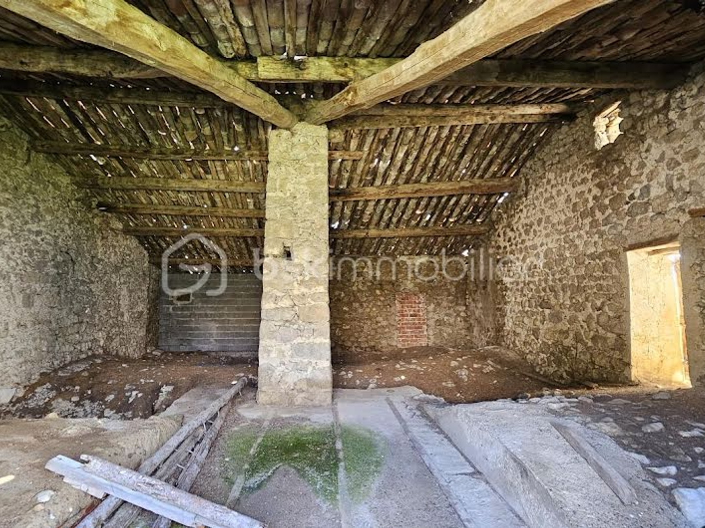 Maison à vendre - 6 pièces - 340m2 - Aspremont (05140)