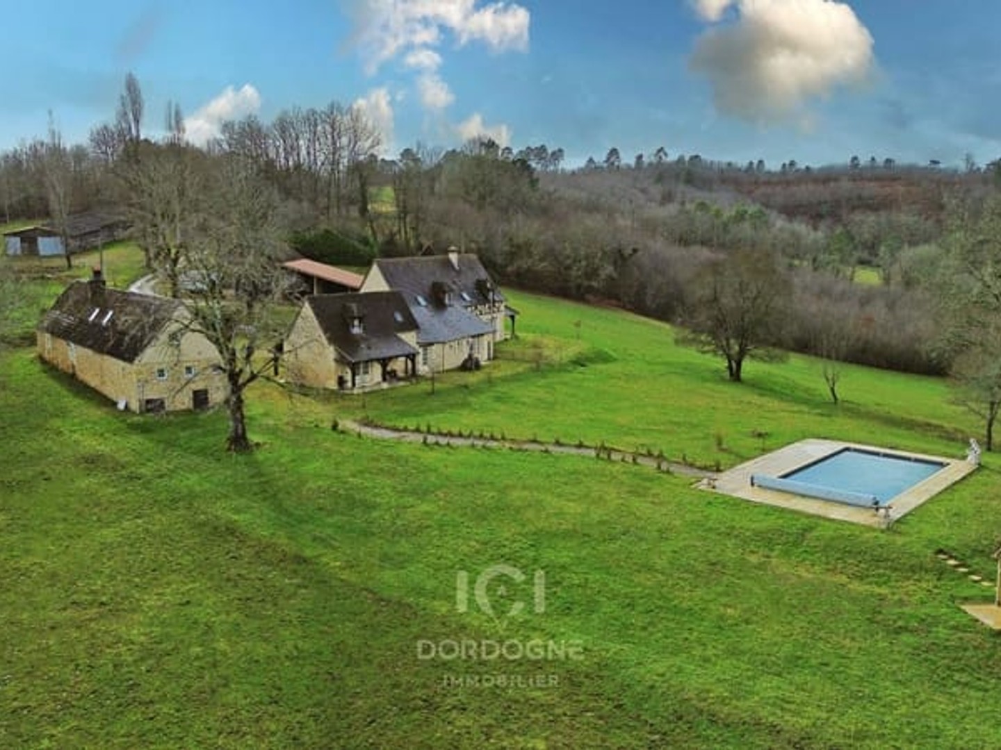 Domaine de 4 maisons & 18 hectares