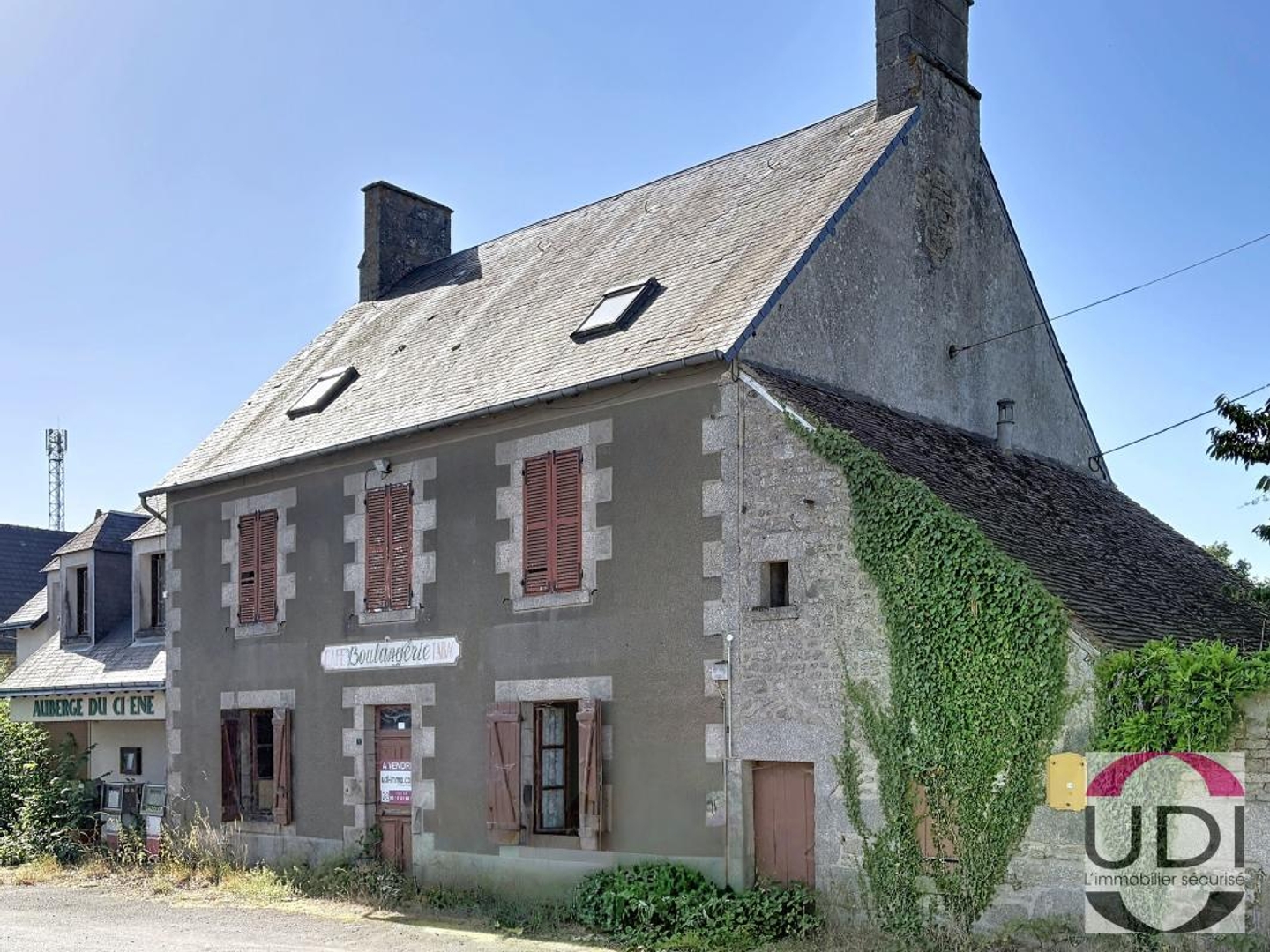 Ancienne Auberge à vendre à Jouillat