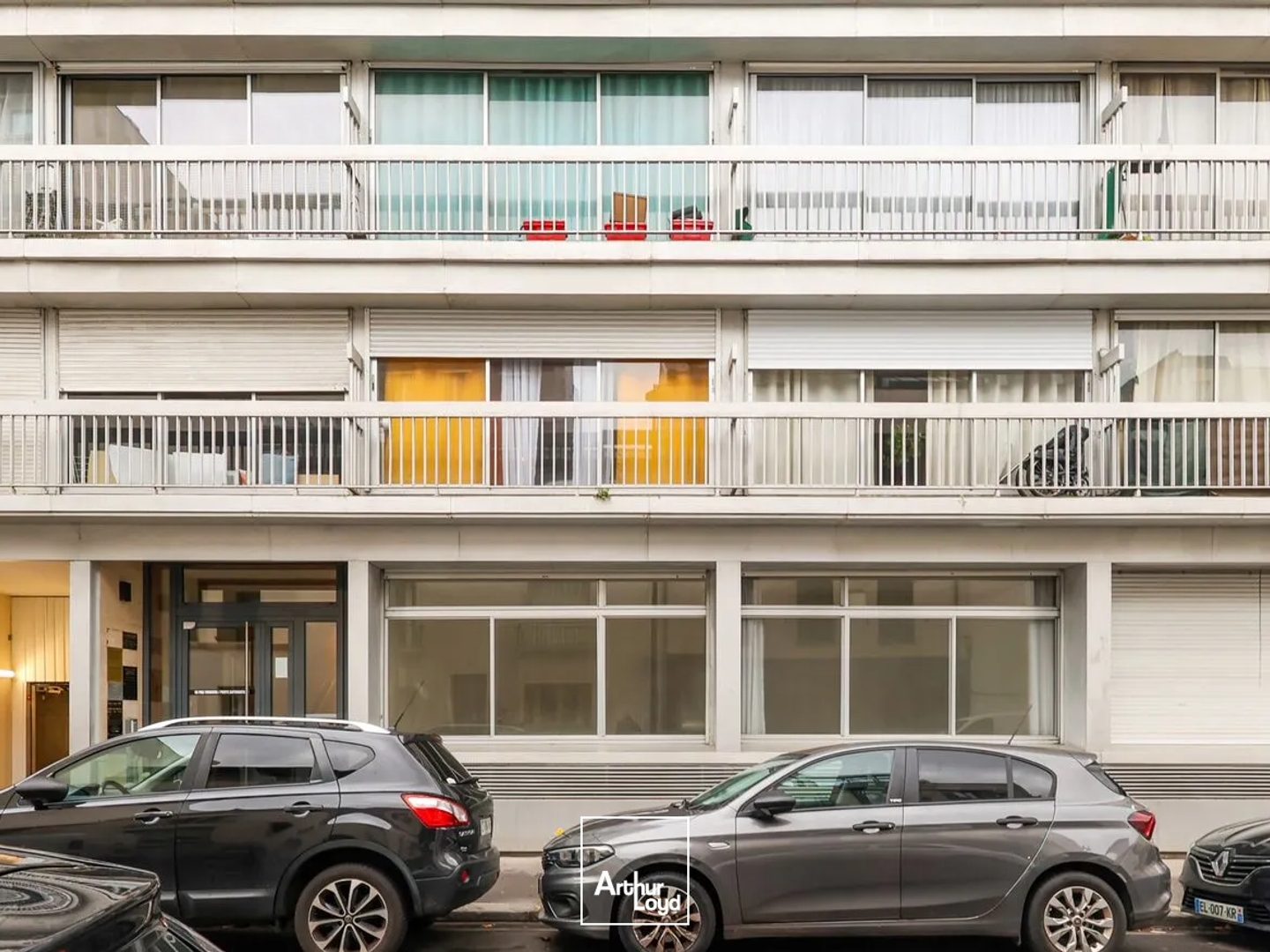 Bureaux à vendre Paris 14 - 390 m² en RDC et sous-sol avec patio privatif, excellente accessibilité