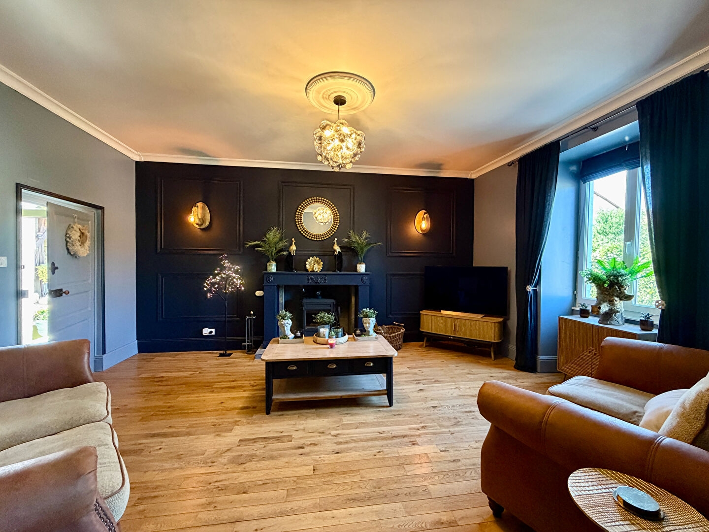 Maison à vendre - 9 pièces - 237m2 - Voulême (86400)