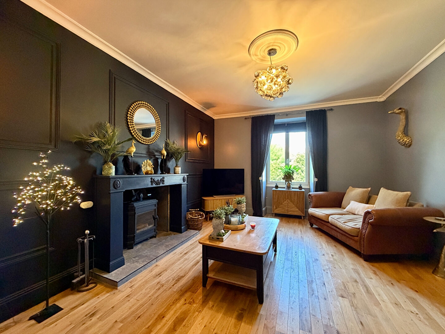 Maison à vendre - 9 pièces - 237m2 - Voulême (86400)