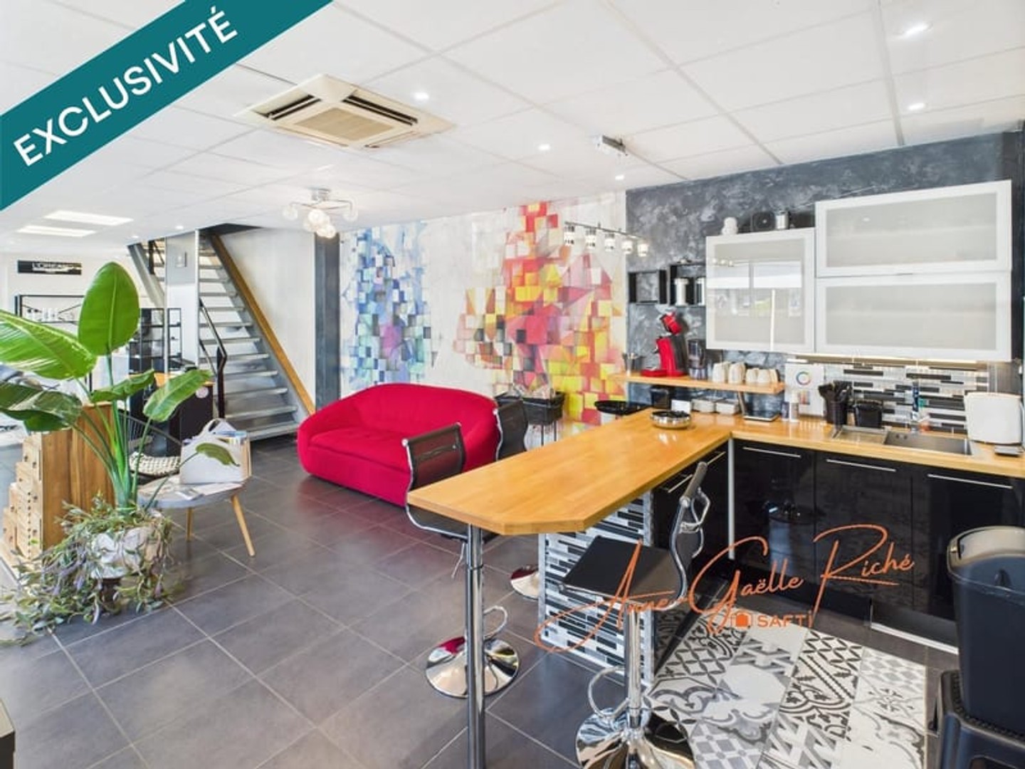 Bureaux à vendre - 6 pièces - 179m2 - Saint-Georges-Des... (17810)