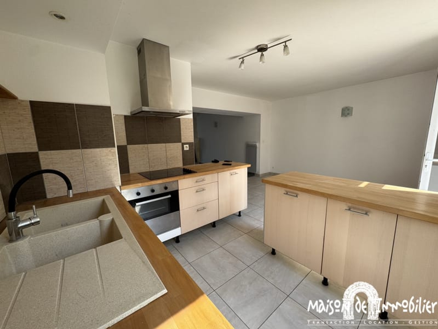 Immeuble à vendre - 3 pièces - 100m2 - Val-De-Cognac (16370)
