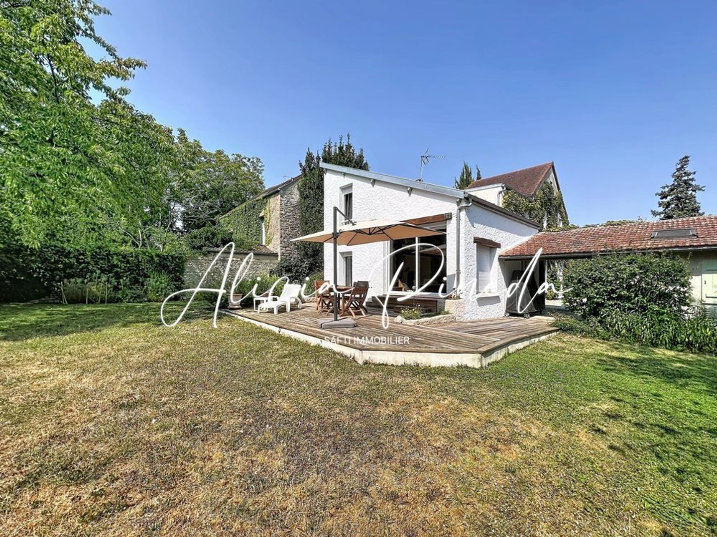 Maison à vendre - 8 pièces - 171m2 - Montainville (78124)