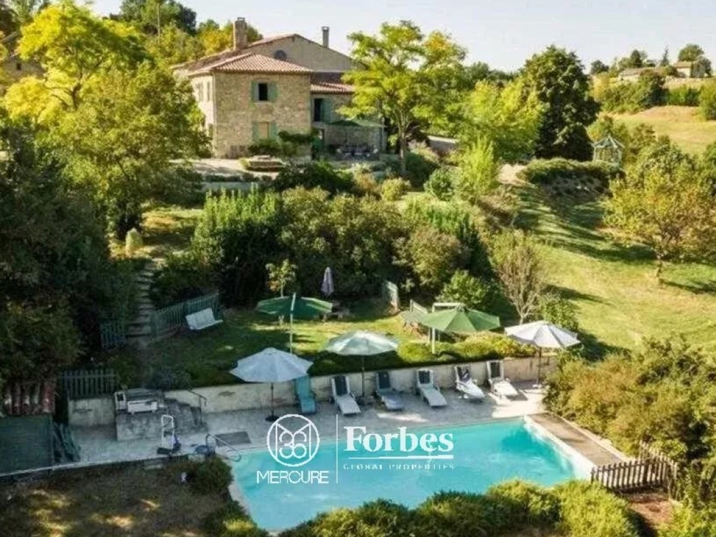 SUPERBE MAS RENOVE AVEC VUE PANORAMIQUE