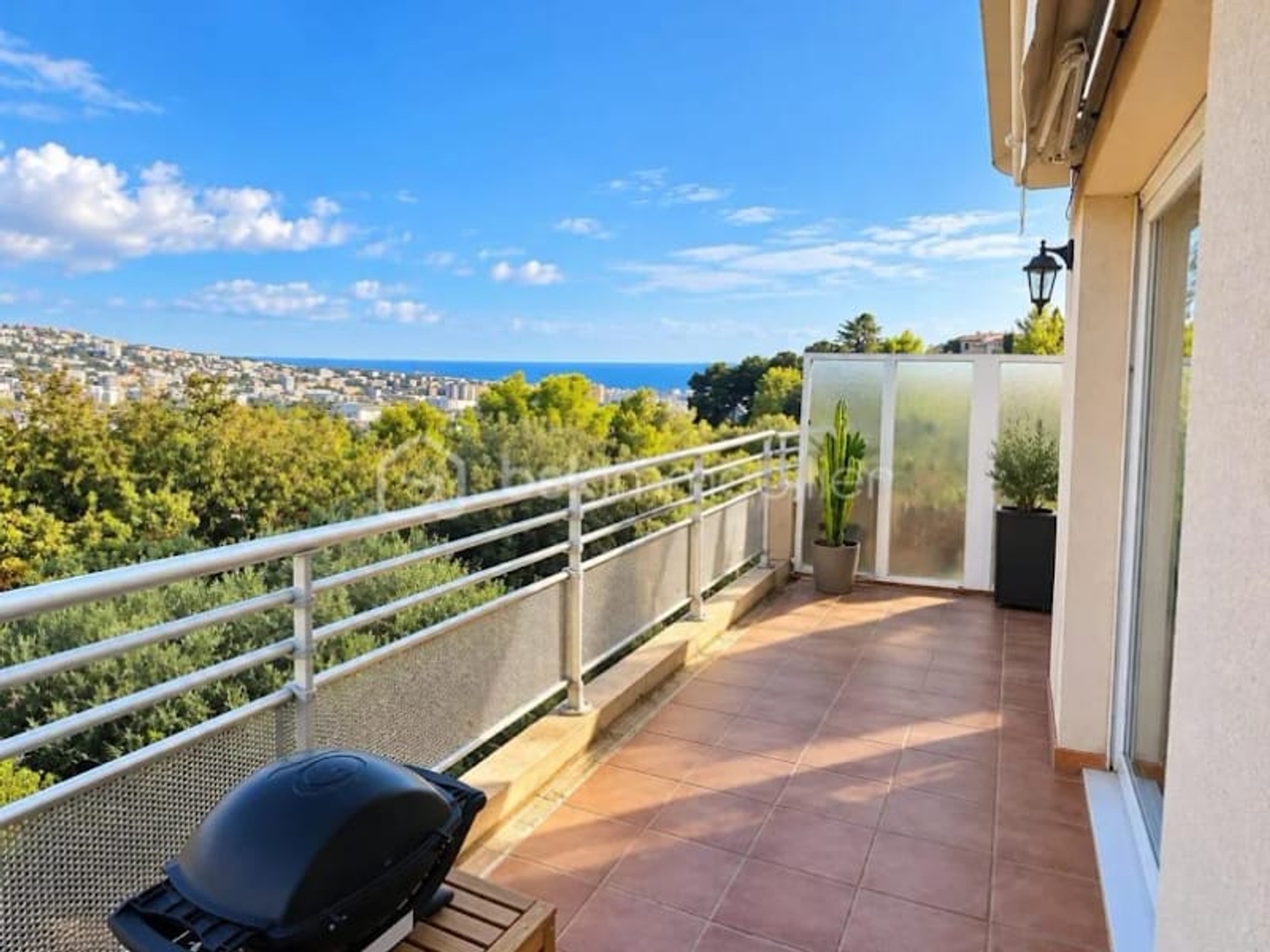Appartement à vendre - 4 pièces - 79m2 - Saint-Laurent-Du-Var (06700)