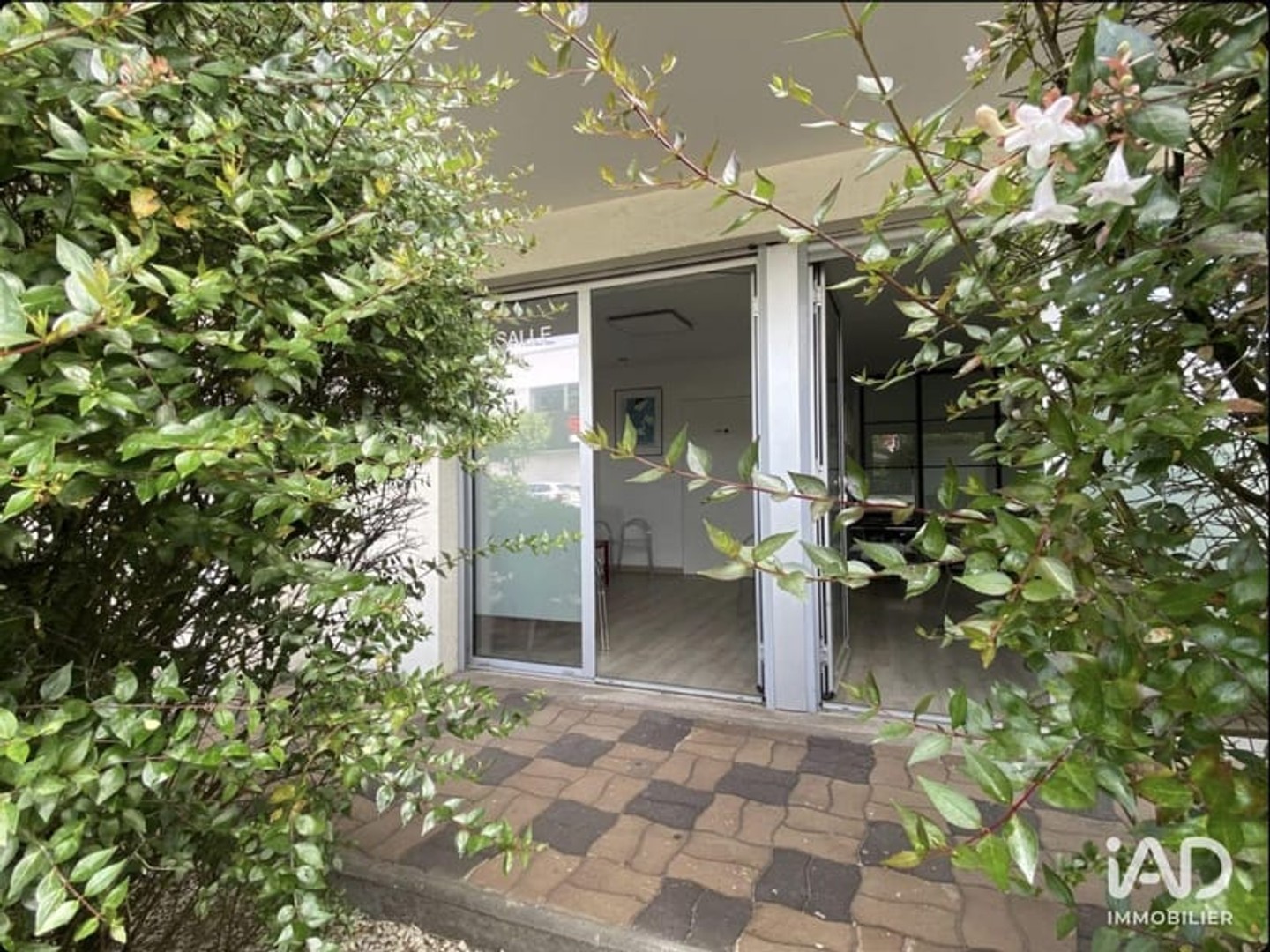 Immeuble commercial 31 m²