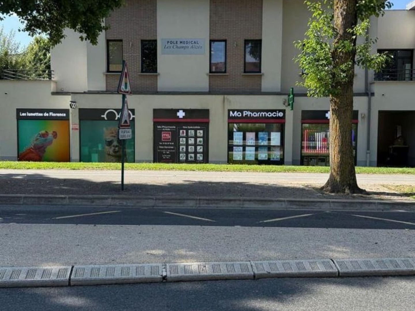 Immeuble commercial 27 m²