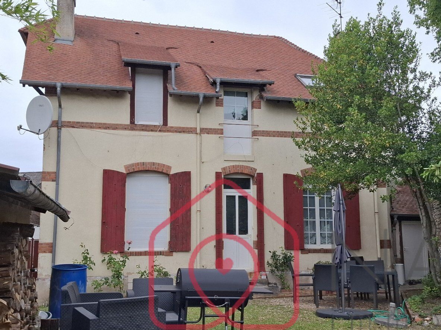 Immeuble à vendre - 6 pièces - 153m2 - Aubigny-Sur-Nère (18700)