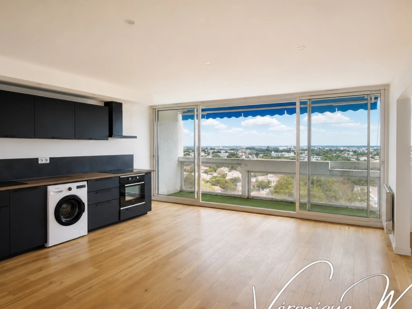MÉRIGNAC - 10e ET DERNIER ÉTAGE, LA VUE COMME HORIZON - GARAGE DISPONIBLE EN OPTION -