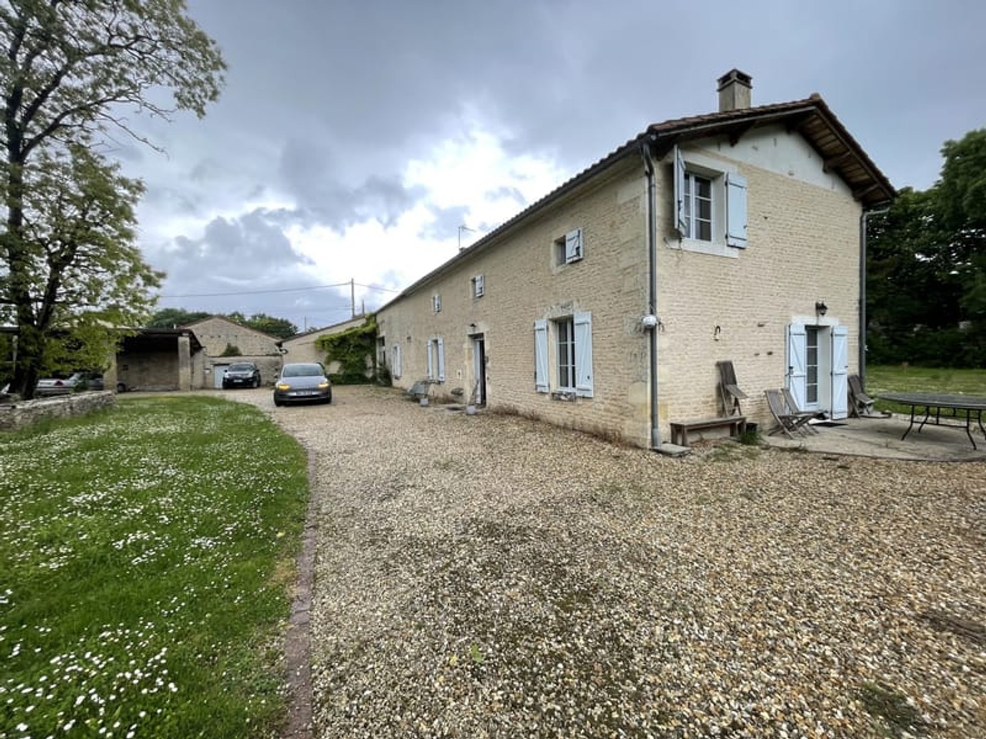 Maison à vendre - 8 pièces - 392m2 - Verdille (16140)