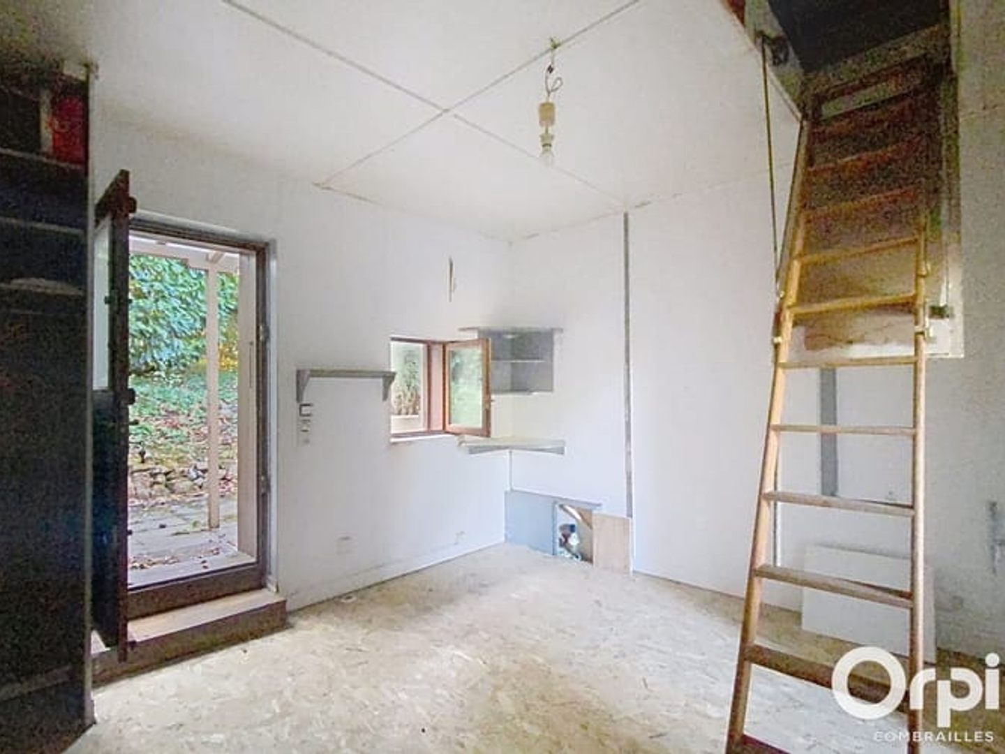 Maison à vendre - 2 pièces - 31m2 - Saint-Éloy-Les-Mines (63700)