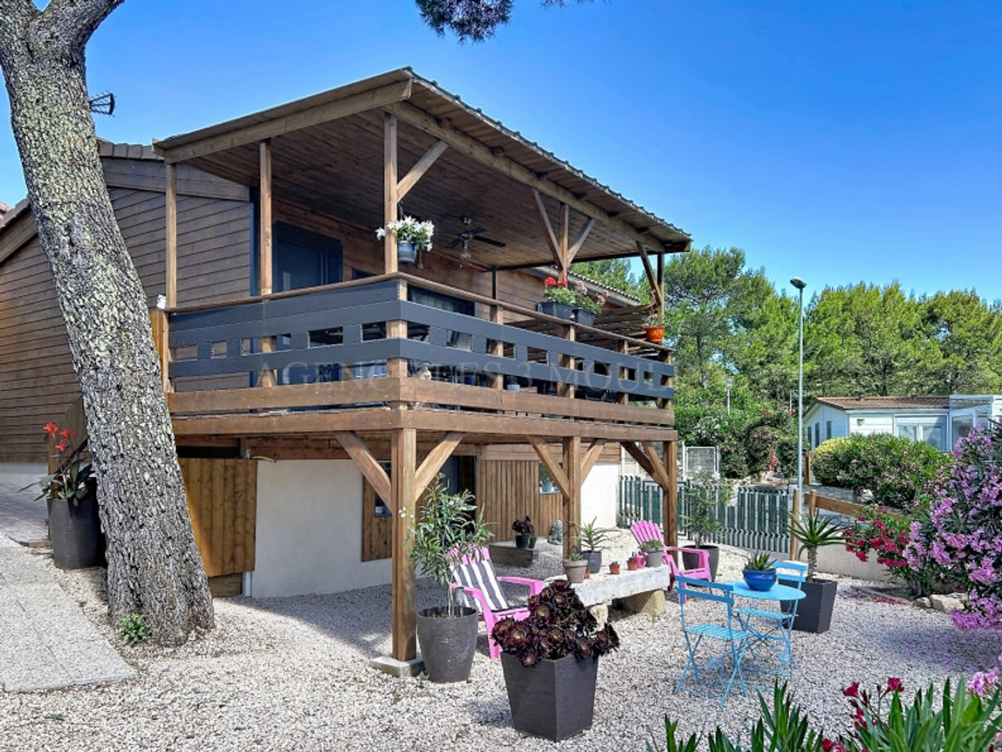 Maison à vendre - 4 pièces - 221m2 - Calvisson (30420)