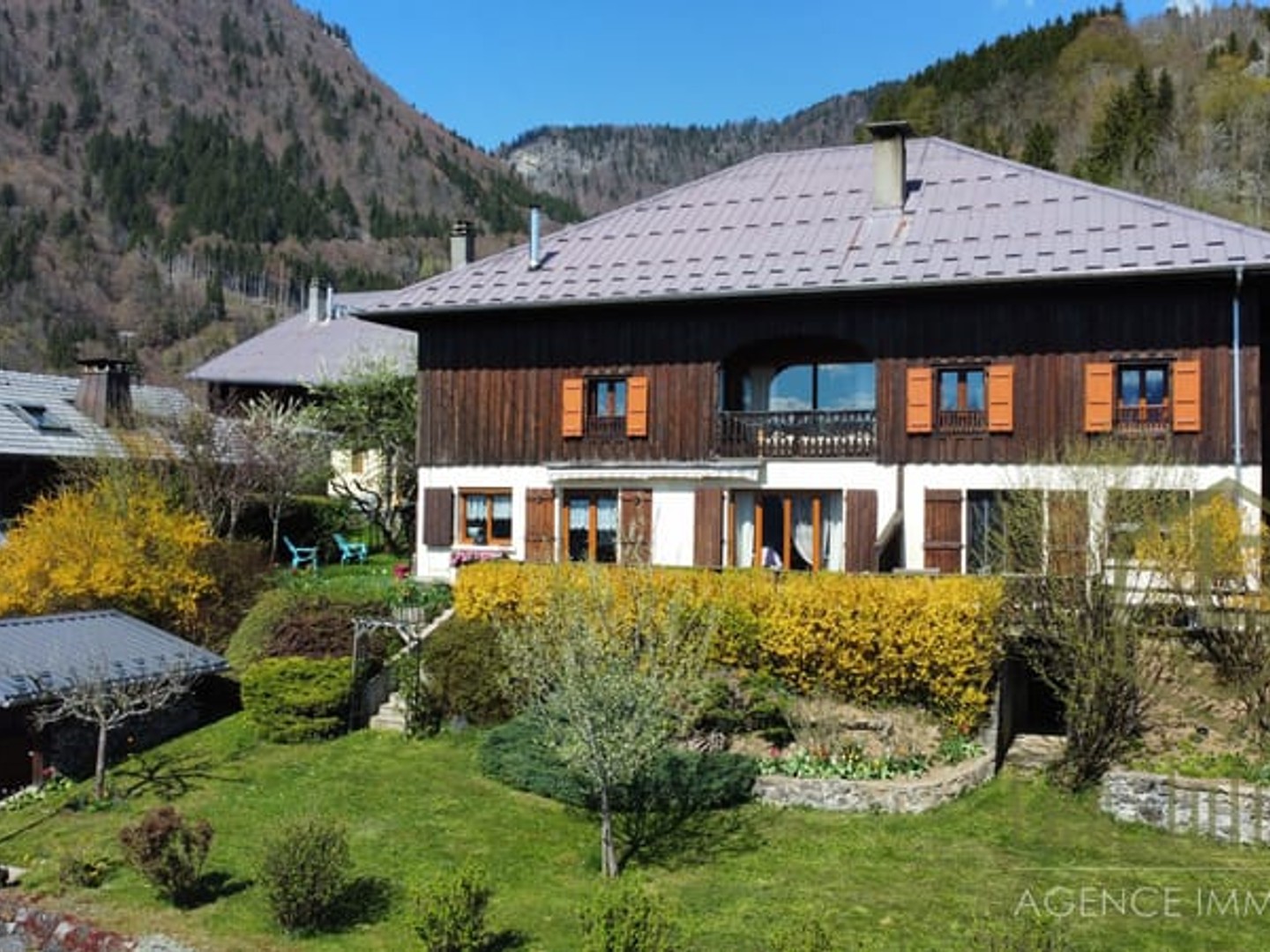 SUPERBE FERME RÉNOVÉE DE 1900 CHARME AUTHENTIQUE SAVOYARD