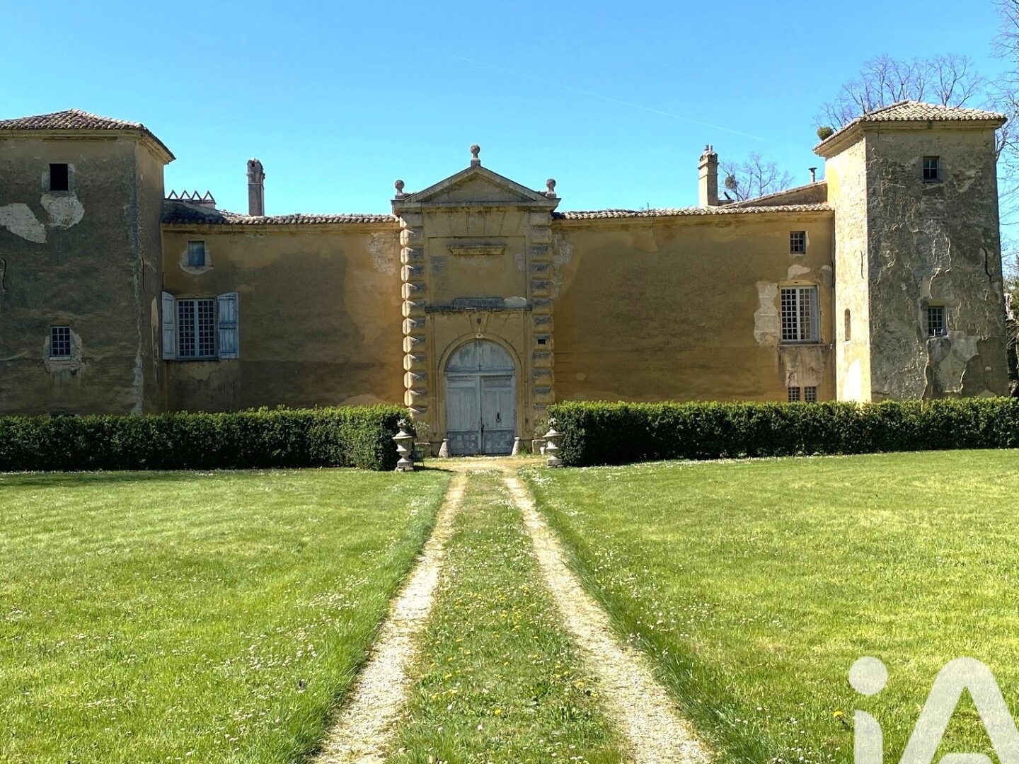 Maison à vendre - 30 pièces - 1380m2 - Chabeuil (26120)