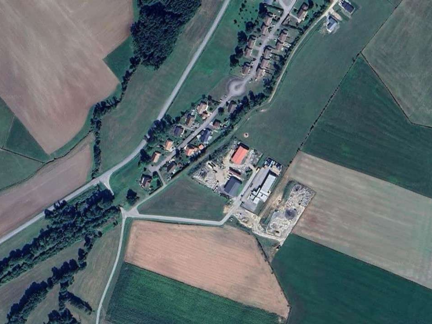 À vendre Terrain industriel de 3 641m² à Lerrain