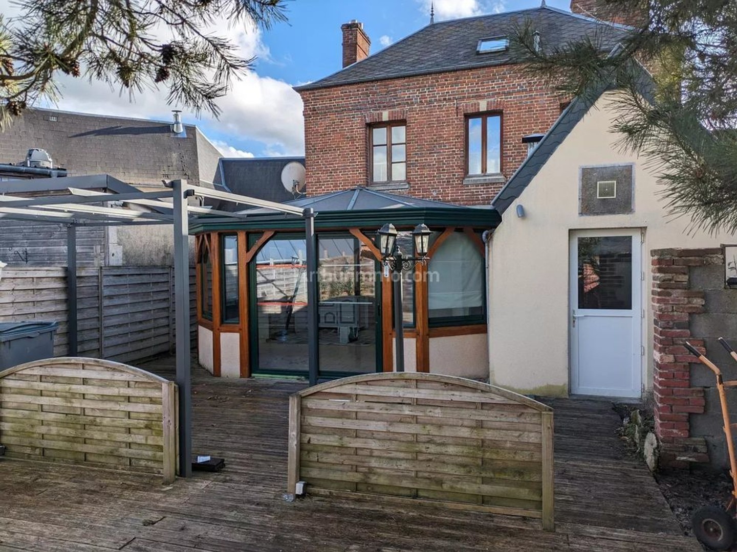 Proche Gisors avec école sur place