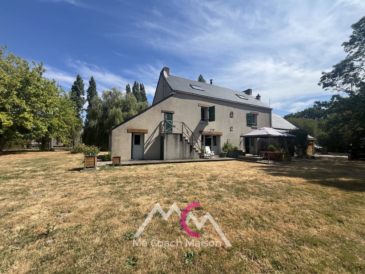 PONTCHATEAU en village, maison avec beaux volumes