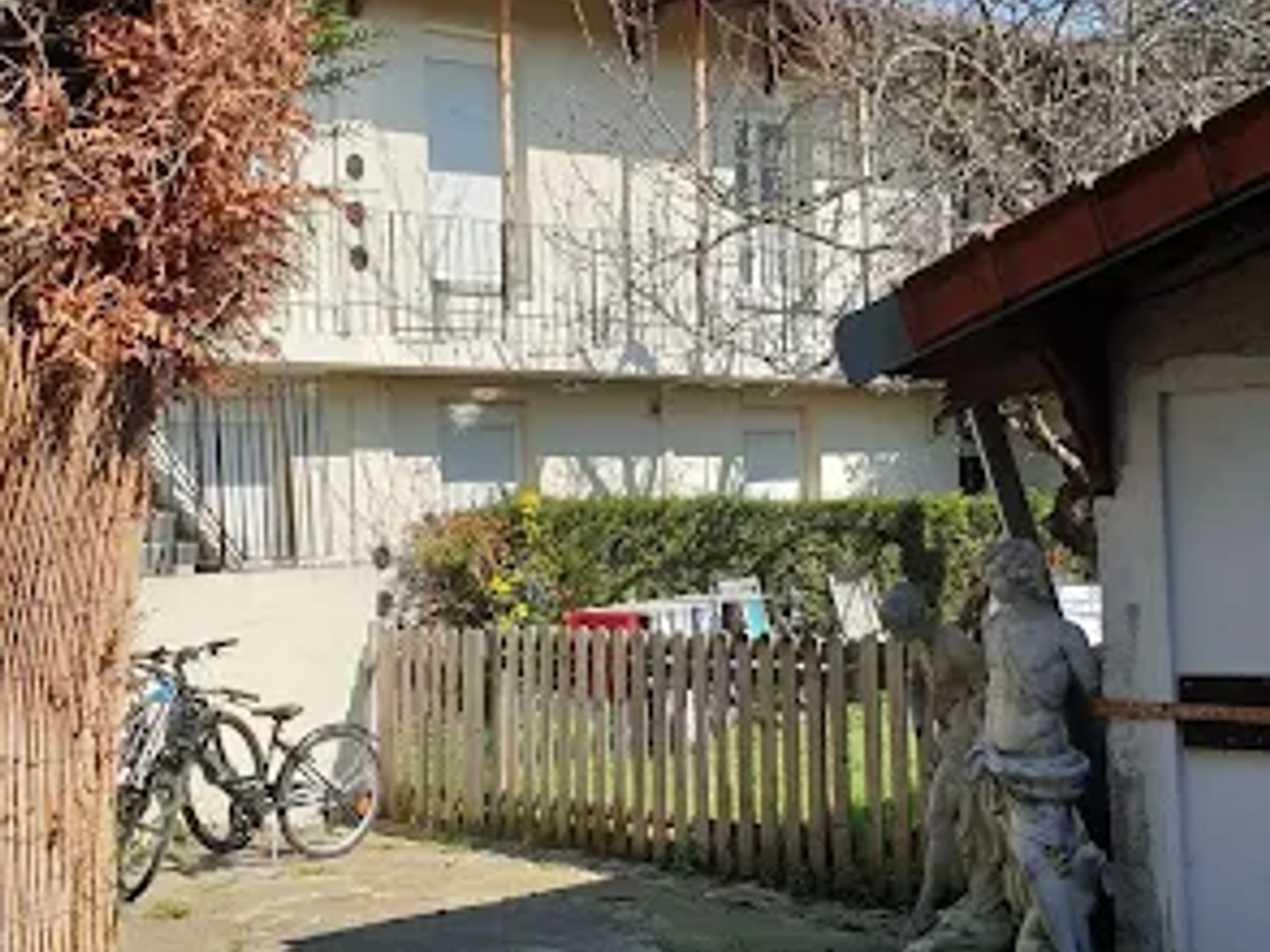 Appartement à vendre - 2 pièces - 662m2 - Bobigny (93000)
