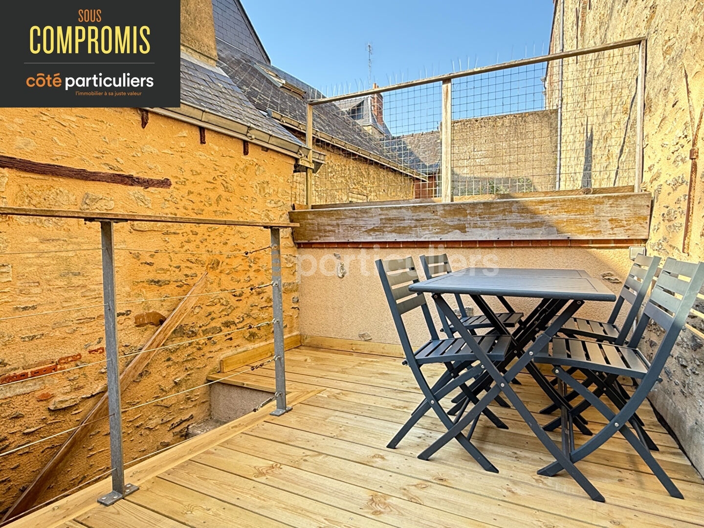 SOUS COMPROMIS LAVAL - Maison 2 Chambres