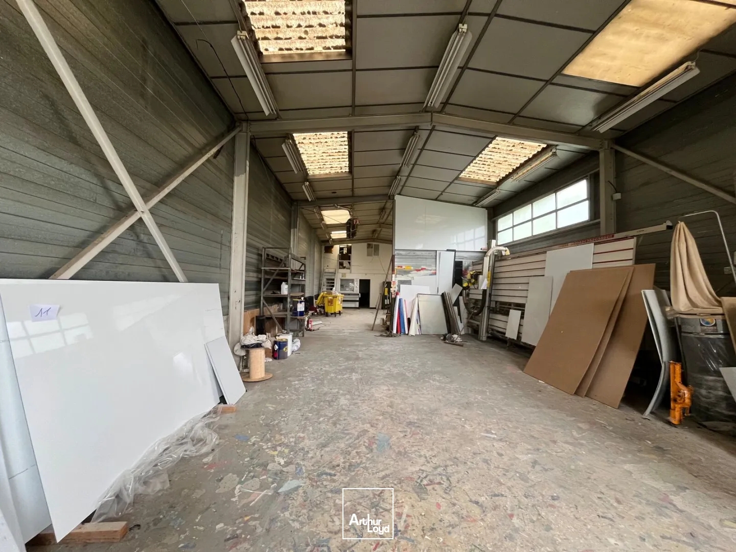 Locaux à vendre - 250m2 - Creil (60100)