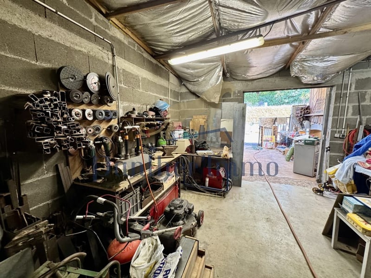 Locaux à vendre - 143m2 - Chinon (37500)
