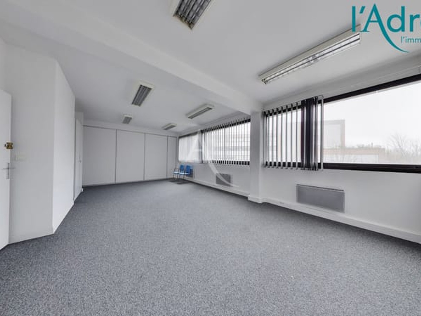 Immeuble commercial 8 pièces 200 m²
