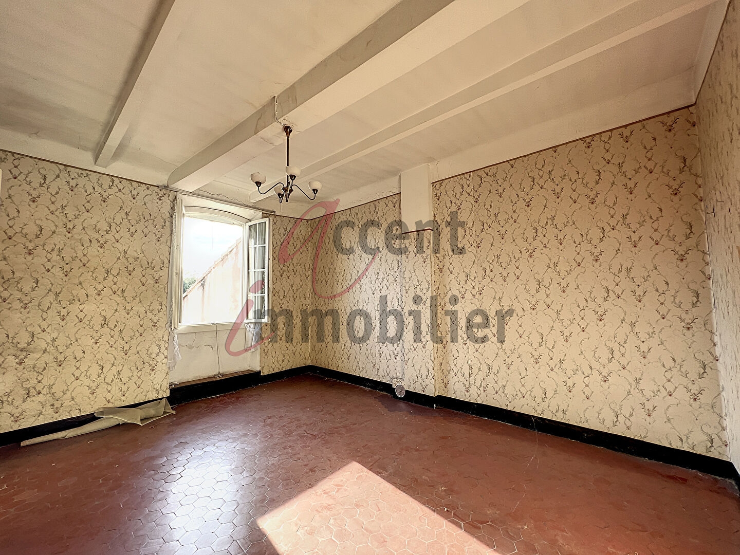 Maison à vendre - 5 pièces - 164m2 - Cabannes (13440)