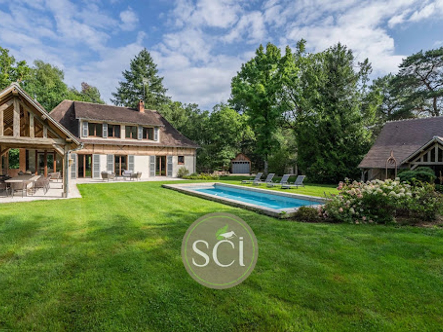 Propriété 8 pièces 376 m²
