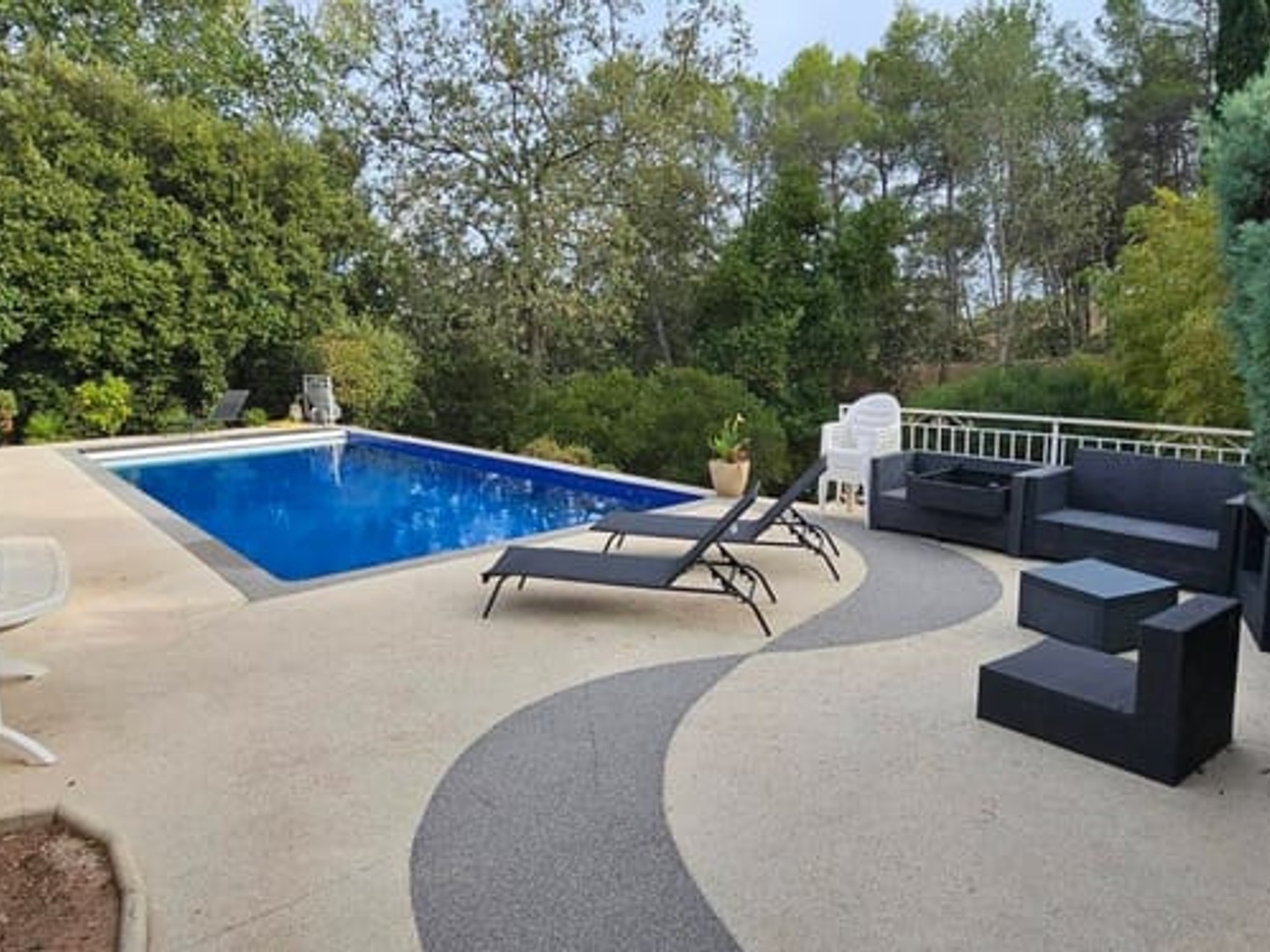 Maison à vendre - 5 pièces - 154m2 - Roquebrune-Sur-Ar... (83520)