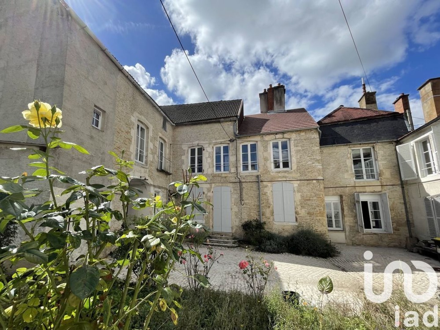 Maison 2 pièces 360 m²