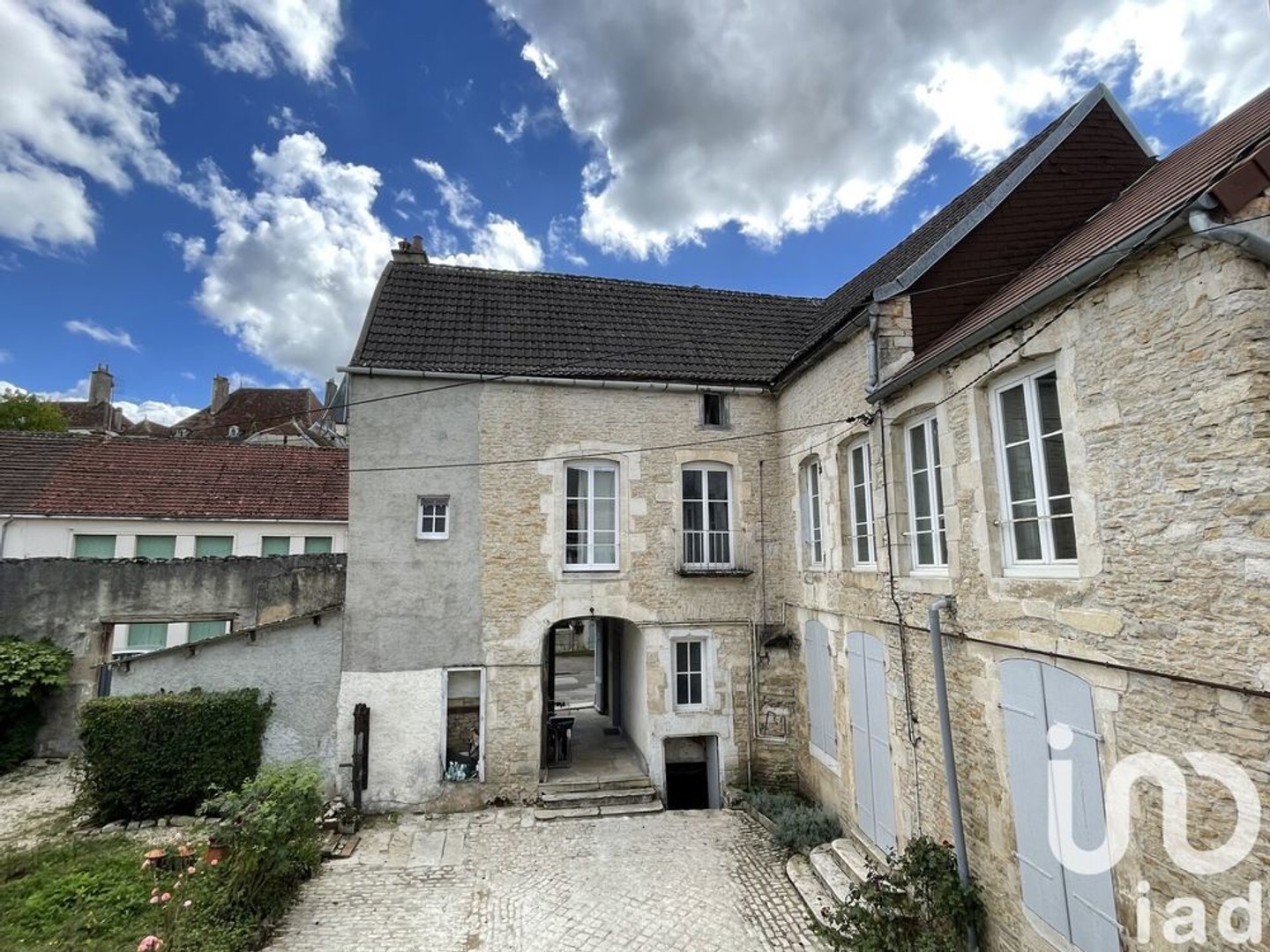 Maison à vendre - 2 pièces - 360m2 - Châtillon-Sur-Seine (21400)