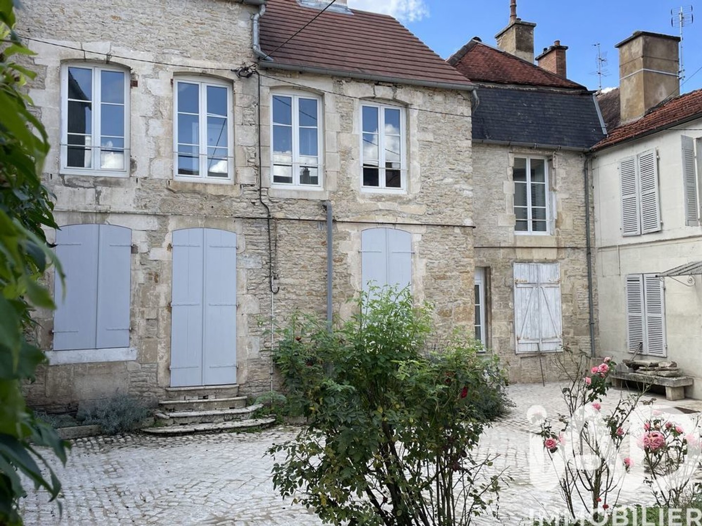 Maison à vendre - 2 pièces - 360m2 - Châtillon-Sur-Seine (21400)