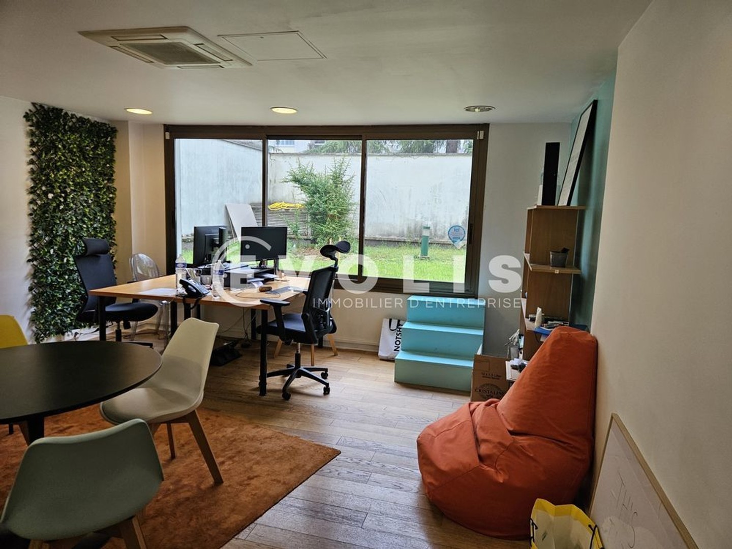 Bureaux et Habitation - A VENDRE - 295 m² non divisibles