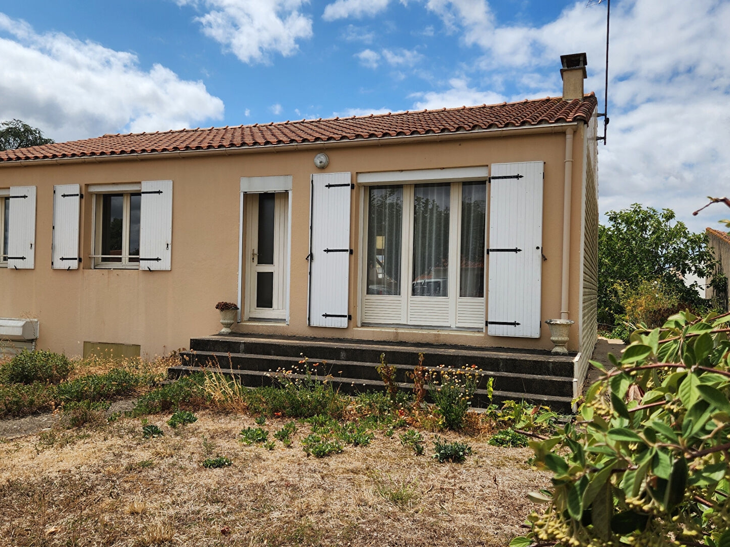 Maison lumineuse, 3 chambres,, avec sous-sol aménageable - Quartier calme de Fontenay Le Comte