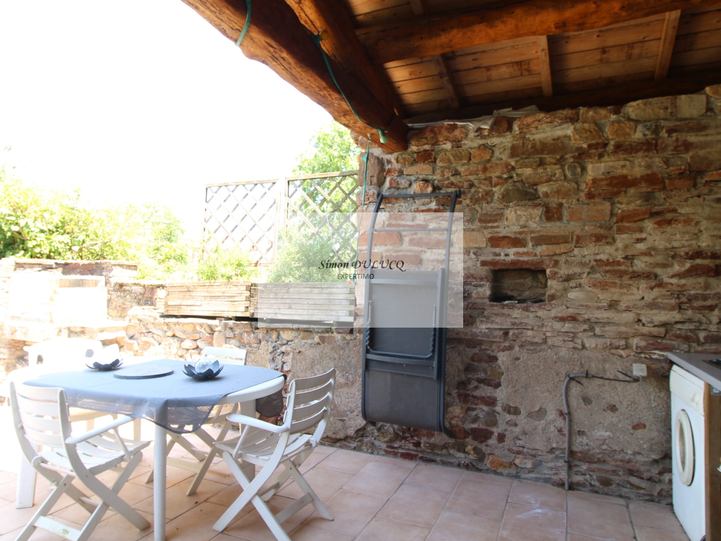 Maison familiale avec terrasse, caves et jardinet