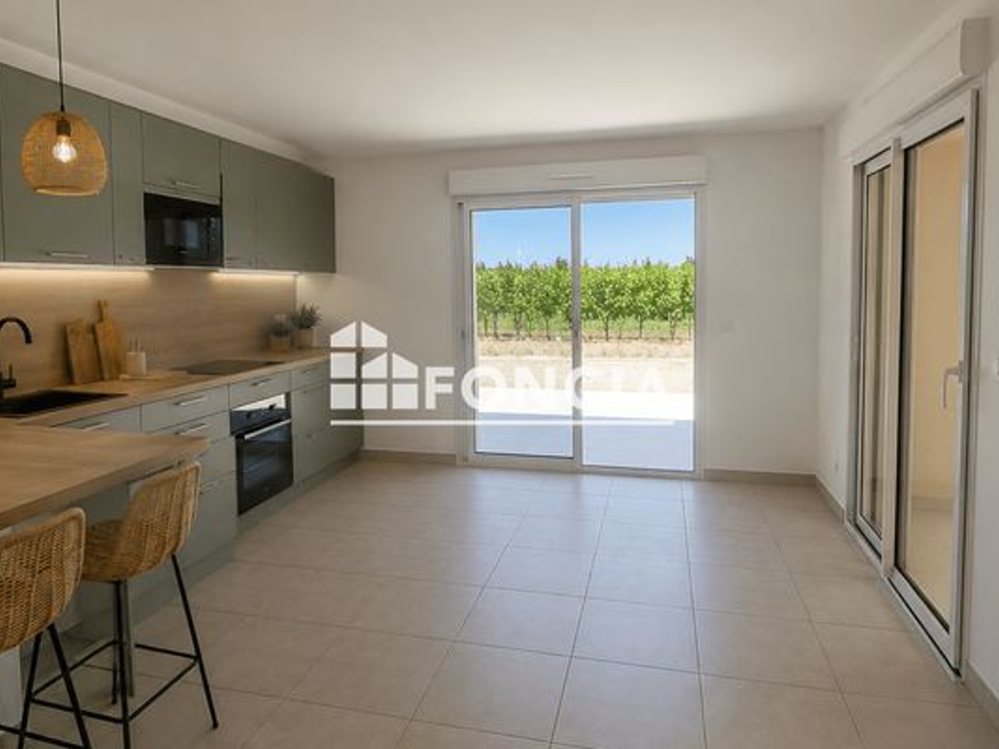 Appartement à vendre - 4 pièces - 83m2 - La Londe-Les-Maures (83250)