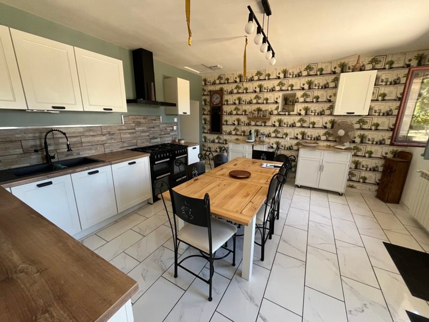 Maison à vendre - 7 pièces - 234m2 - Saint-Romans-Lès-... (79500)